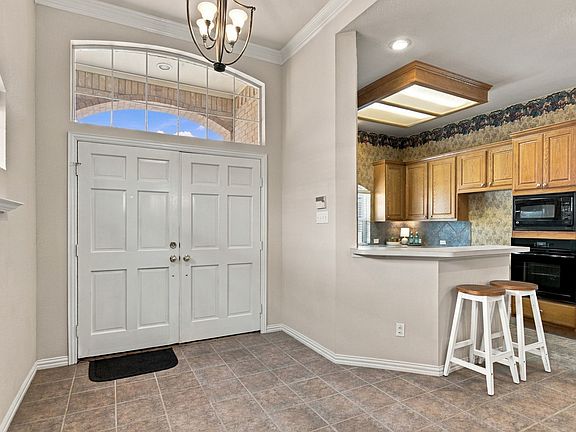 5th image of 636 Wyndham Cir