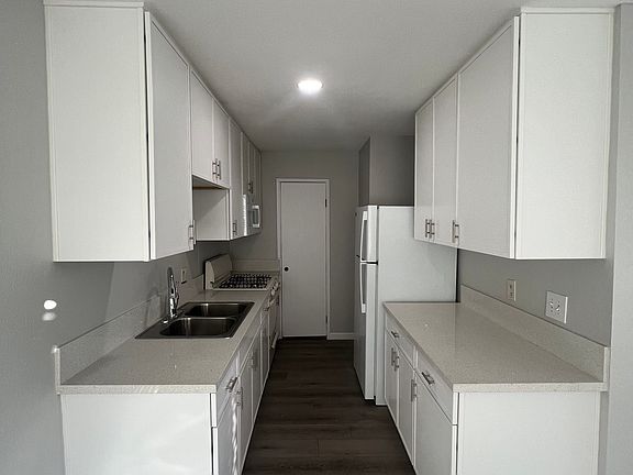 3rd image of 3526 Del Sol Blvd APT B