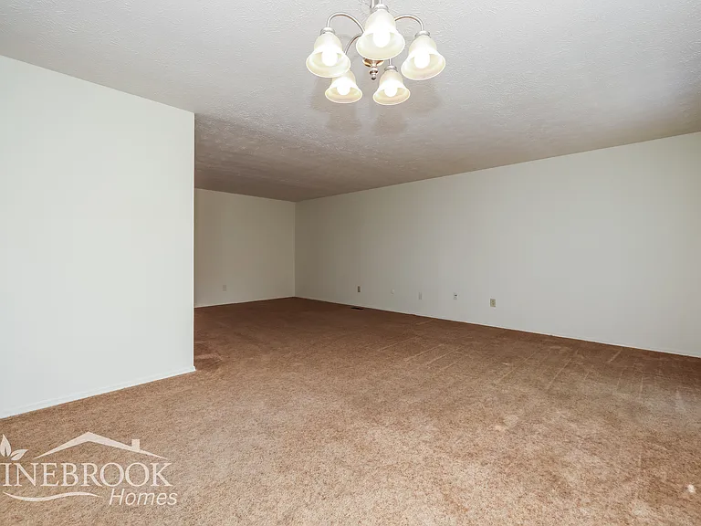 8680 Belle Chase Dr — Photo 6