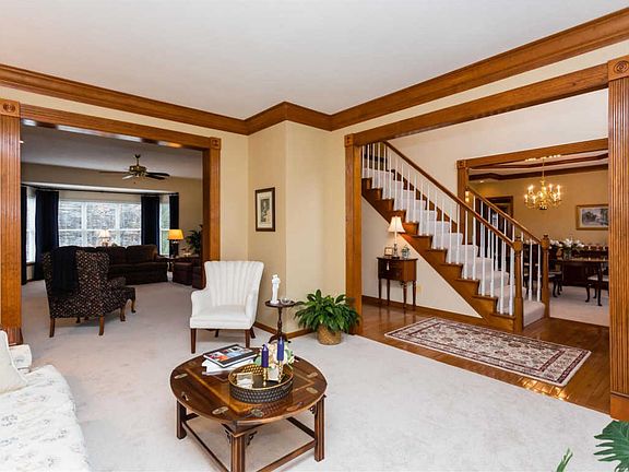 5th image of 3004 Cambridge Pointe Dr