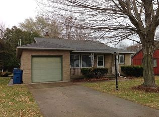 1022 N Dement Ave, Dixon, IL 61021