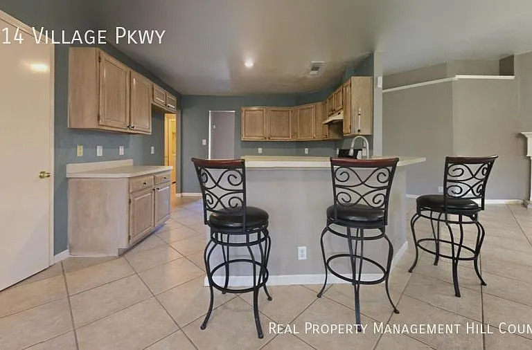 2514 Village Pkwy — Photo 9