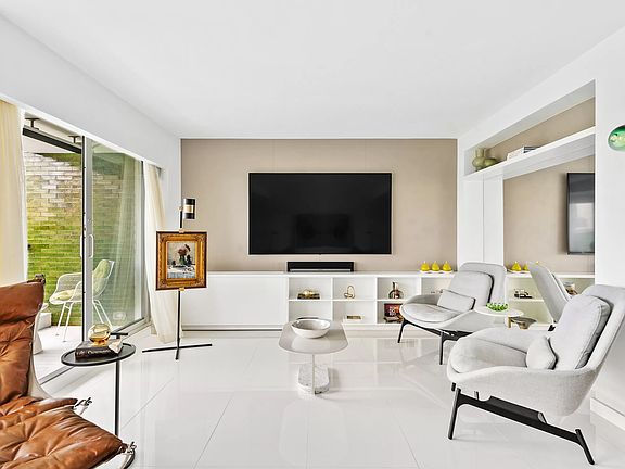 3rd image of 116 Central Park S #11NN