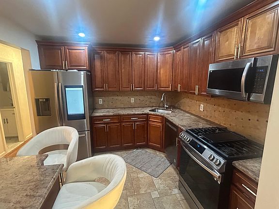 5th image of 264 Hosmer Ave Unit 1