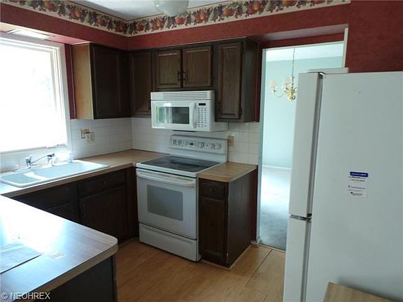 2nd image of 4896 Foxlair Trl