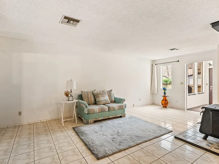 2687 Country Club Dr — Photo 6