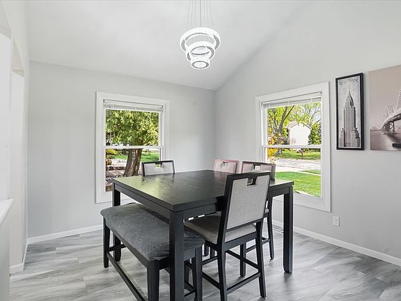 5th image of 834 Huntington Dr