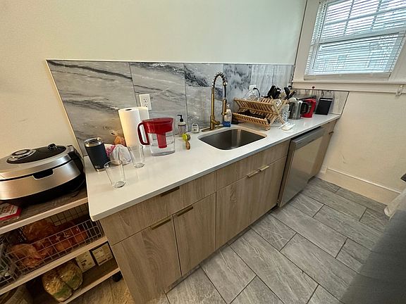 5th image of 420 Whitney Ave #424-4