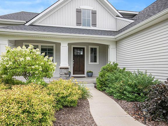 3rd image of 5534 Harvest Moon Ct NE
