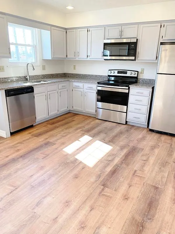 3 bed, 1.5 bath, 1000 sqft, $1,400 — Photo 4