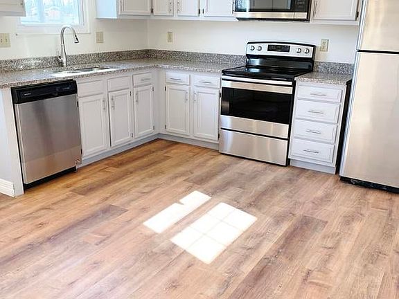 4th image of 127 Jacqueline Dr #3
