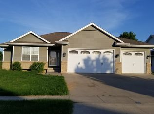 2810 Belle St SW, Cedar Rapids, IA 52404