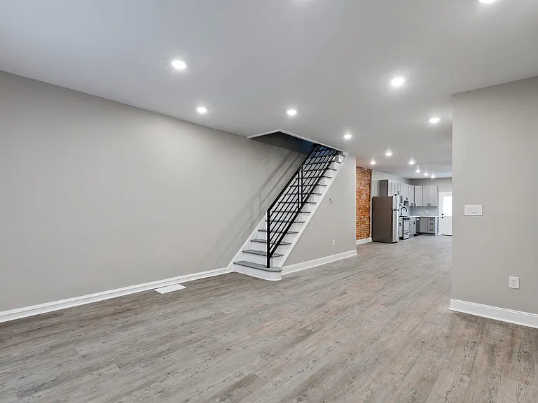 6205 Elmwood Ave — Photo 12