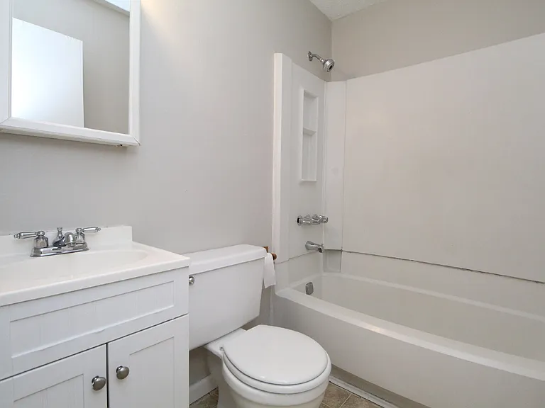 4630B Bellview Ave #B — Photo 13