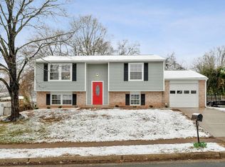 709 N Belfort St, Sterling, VA 20164