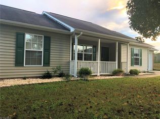 2460 Aston Ct, High Point, NC 27265