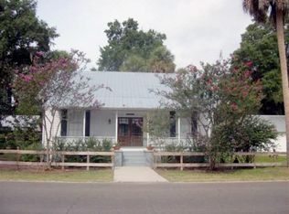 84 Ochlockonee St, Crawfordville, FL 32327