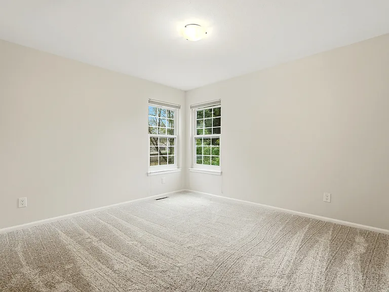 204 Corby Pl — Photo 39