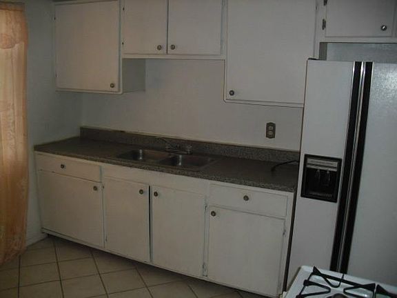 4th image of 7702 Corozal Dr