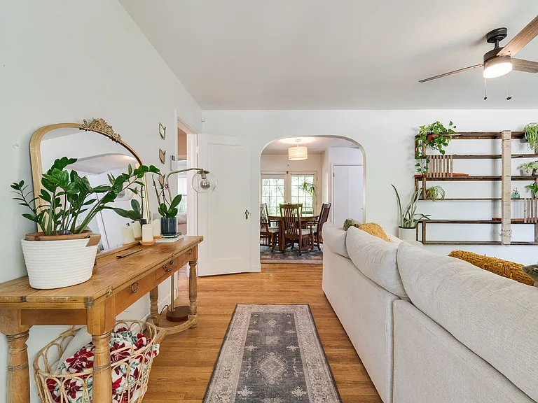 1131 Lombardy Rd — Photo 9