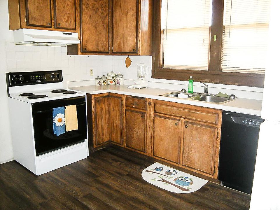 1st image of 808 W King St APT A