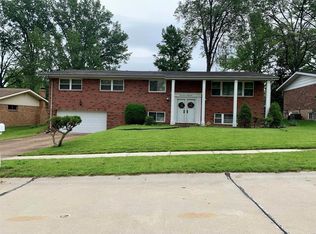 4734 Sunnyview Dr, Saint Louis, MO