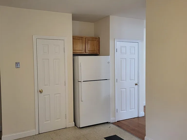 54 Greendale Rd #3L — Photo 9