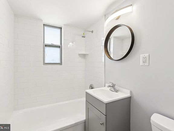3rd image of 1112 Savannah St SE APT 31
