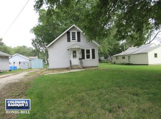 932 S 5th St, Dekalb, IL 60115