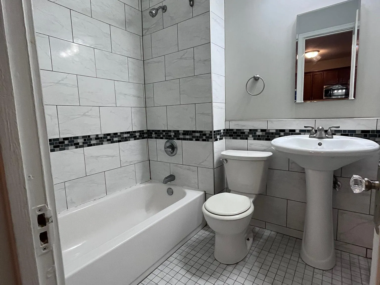 1 bed, 600 sqft, $1,095 — Photo 2