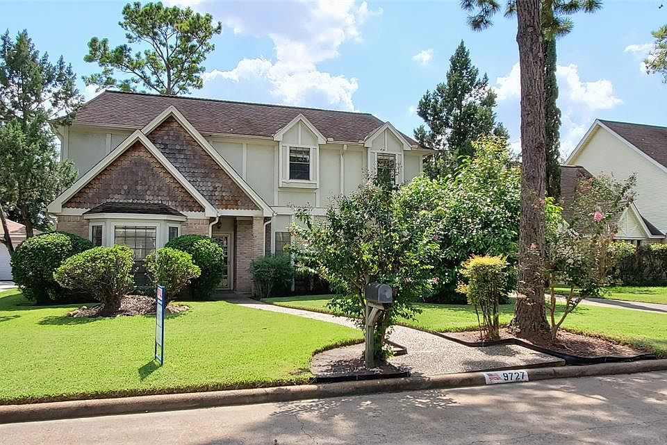 1st image of 9727 Pine Pass Dr