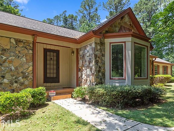 5th image of 220 Ponderosa Dr