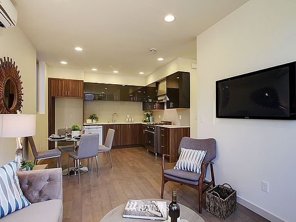 3rd image of 321 A W Olympic Place