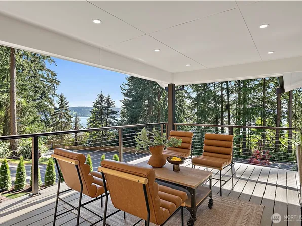 111 Point Fosdick Circle NW, Gig Harbor, WA 98335
