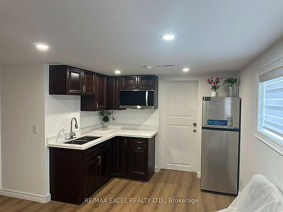 2nd image of 5 Union St