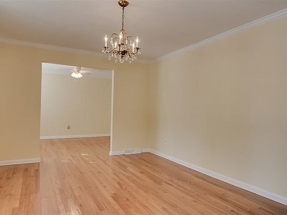 4th image of 564 Woodland Dr
