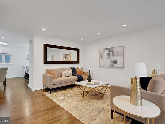 5th image of 212-24 S 24th St #2418B