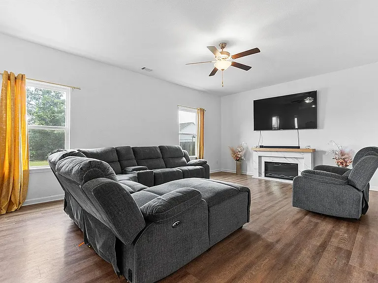 3335 Bridgewood Dr — Photo 9