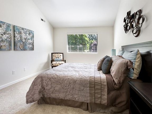4th image of 1101 Bellefield Park Ln