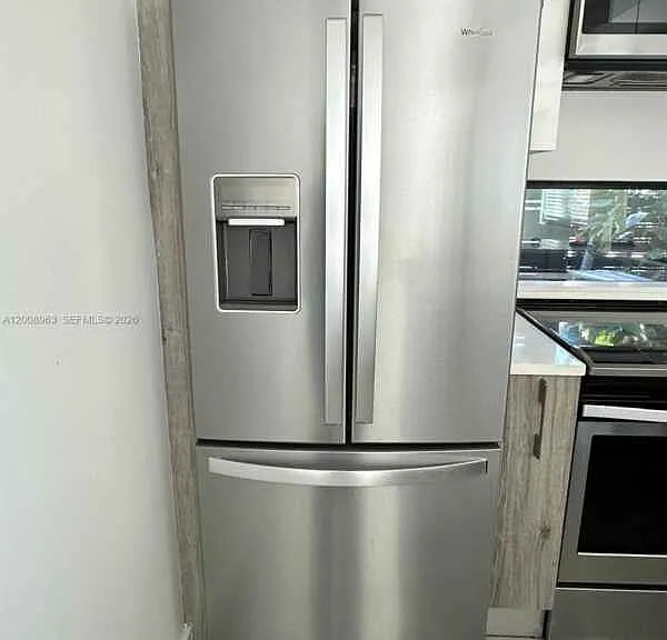 722 NE 15th Ave — Photo 13
