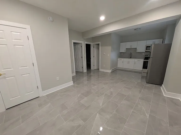 227 Ferry St #1A — Photo 2