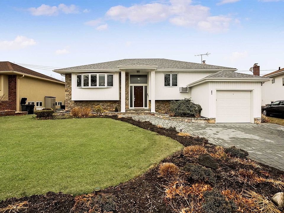 1st image of 865 Flanders Dr