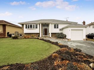 865 Flanders Dr, North Woodmere, NY 11581