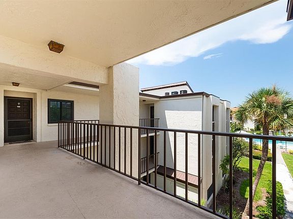 4th image of 2209 BELLEAIR ROAD #C13