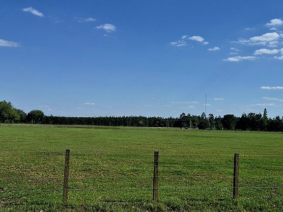 5th image of 352 Farm Rd