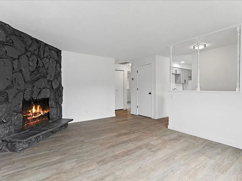 2 bed, 2.0 bath, 867 sqft, $1,550 — Photo 4