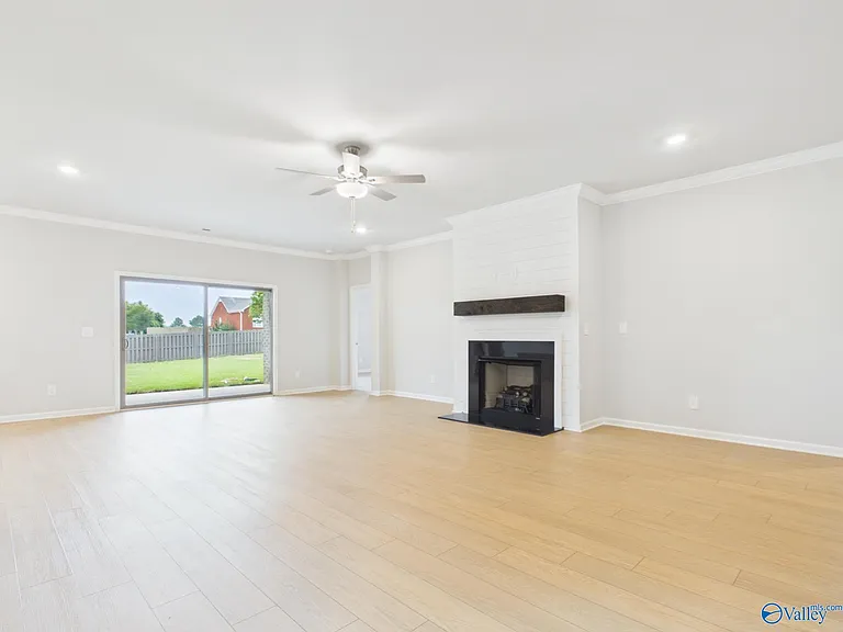 18072 Longleaf Dr — Photo 3