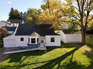 810 Riverside Dr, Elyria, OH 44035