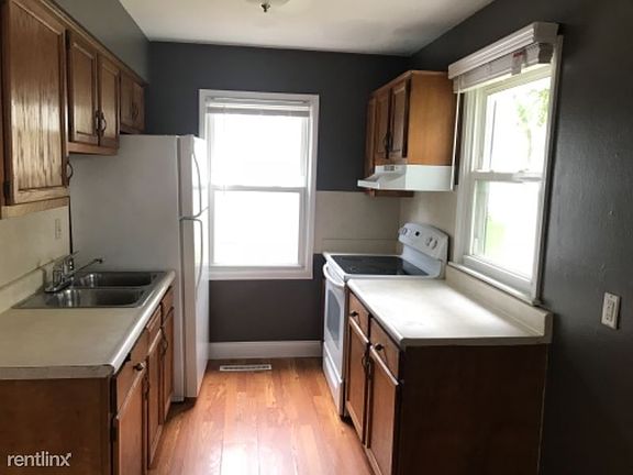 3rd image of 10400 Albany Ave