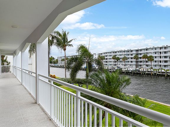 4th image of 111 Shore Court #203